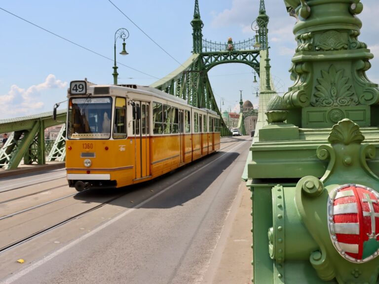 Początki komunikacji miejskiej w Łodzi – tramwaje, omnibusy, zmiany w codzienności