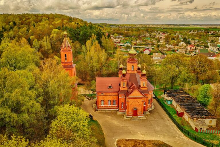 Rola kościoła w Łodzi – parafie, duchowni, przemiany religijne
