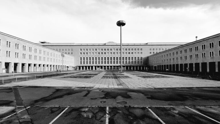 Rosyjscy urzędnicy w Łodzi – jak wpływali na życie mieszkańców?
